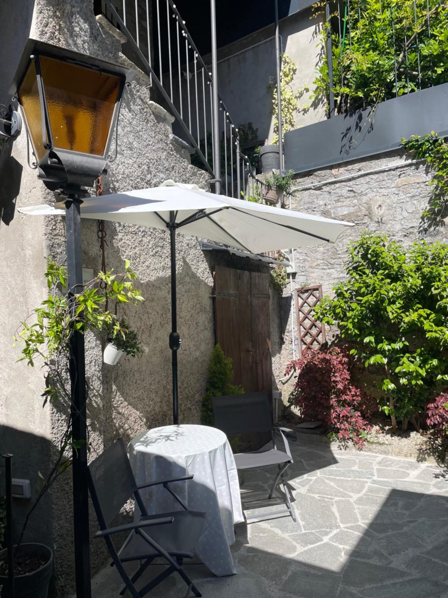 Apartamento Il Borghetto Di Torno Exterior foto