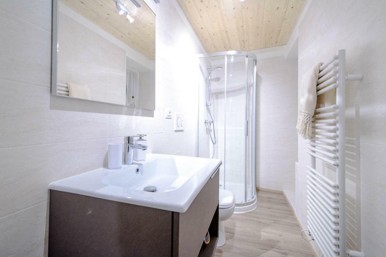 Apartamento Il Borghetto Di Torno Exterior foto