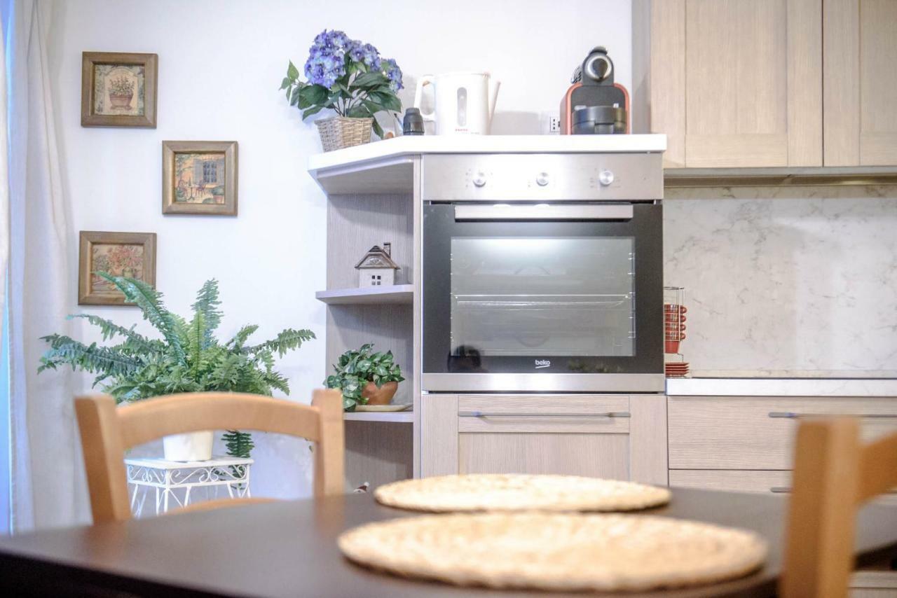 Apartamento Il Borghetto Di Torno Exterior foto