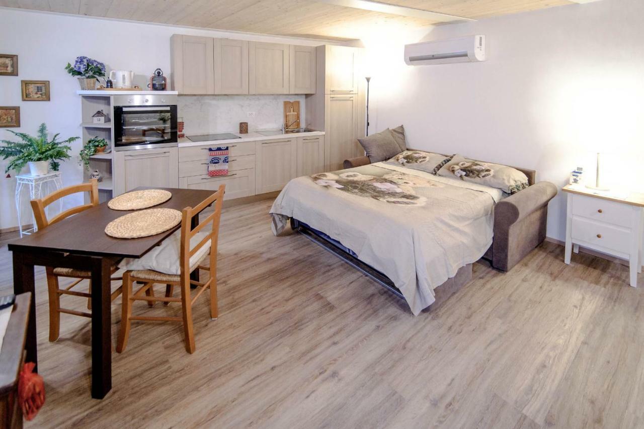 Apartamento Il Borghetto Di Torno Exterior foto