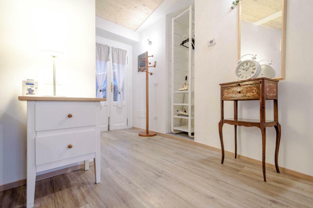 Apartamento Il Borghetto Di Torno Exterior foto